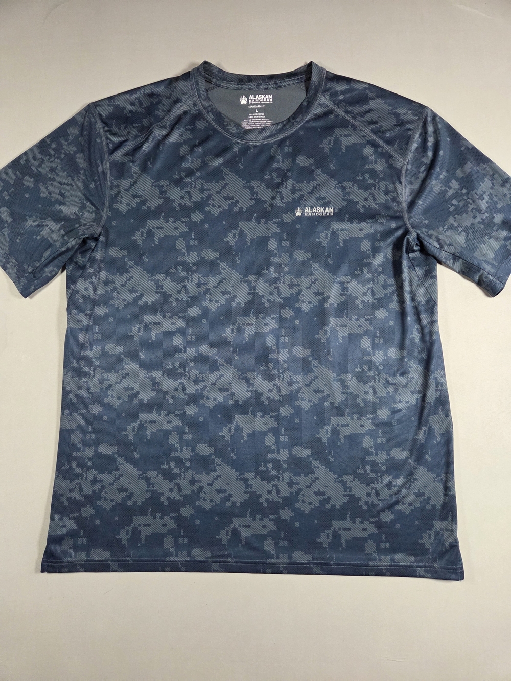 Duluth Trading Co Alaskan Hardgear Navy Digital Camo Performance Tee Size Large